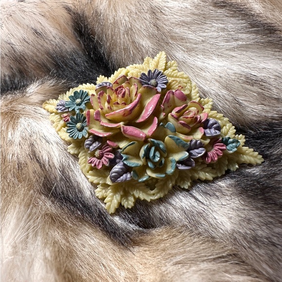 1930's Authentic Japanese Signed Floral Celluloid Brooch - Picture 2 of 7